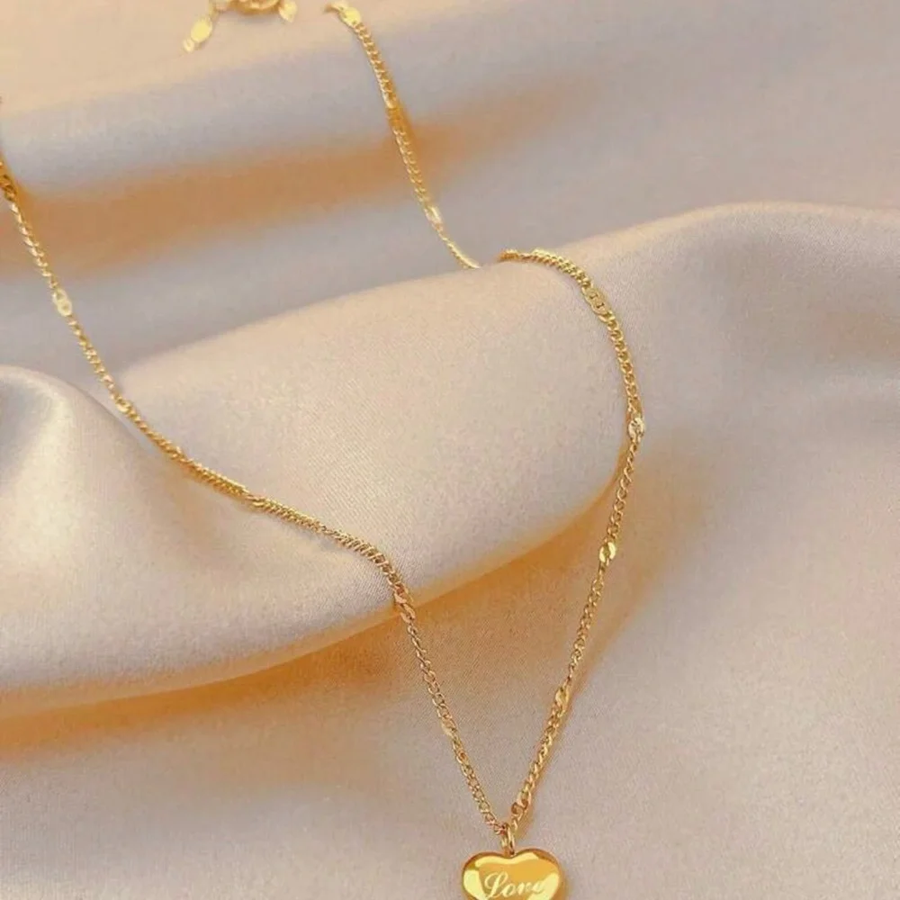 🎃Gold Heart Pendant Necklace - Picture 2 of 3